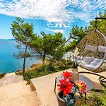 Luxury Seafront Blue Planet Korcula With Pool Вилла Blato (Korcula)